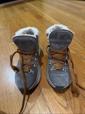 Sorel Women's Gray Suede Faux-Fur Lace-Up Winter Boots